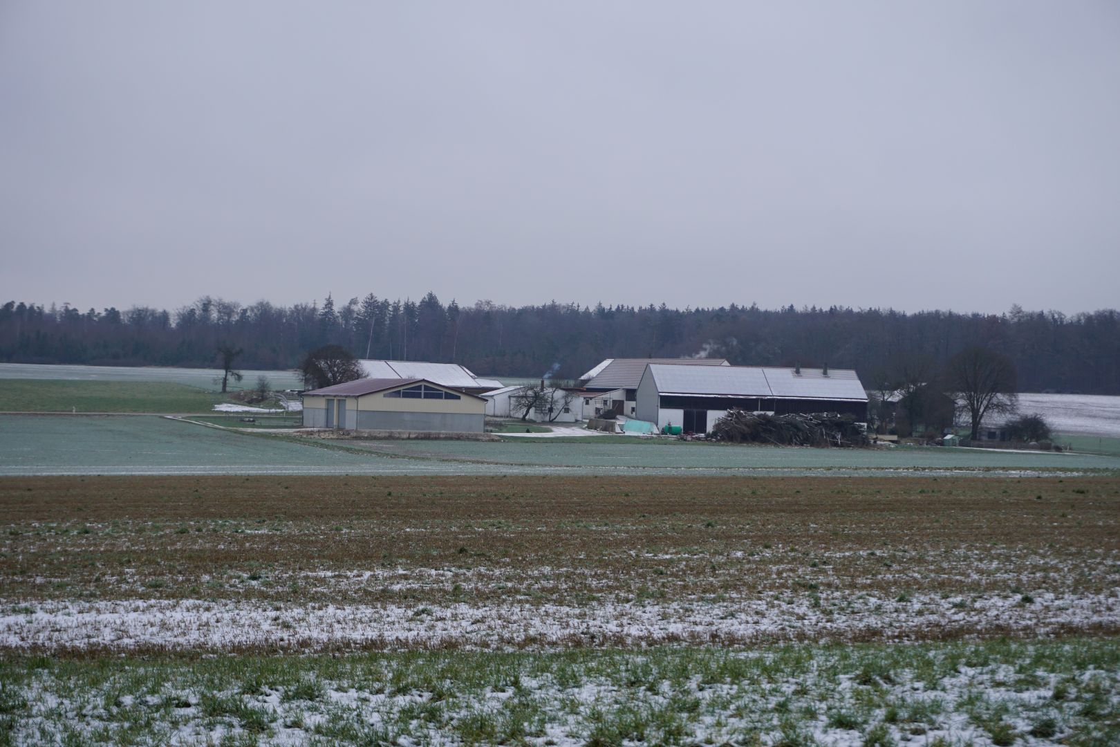 Goetzelshard Standort des Schweinestalle im Vordergrund