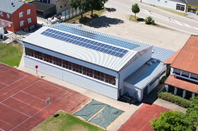 Luftbild von der Turnhalle in Pollenfeld